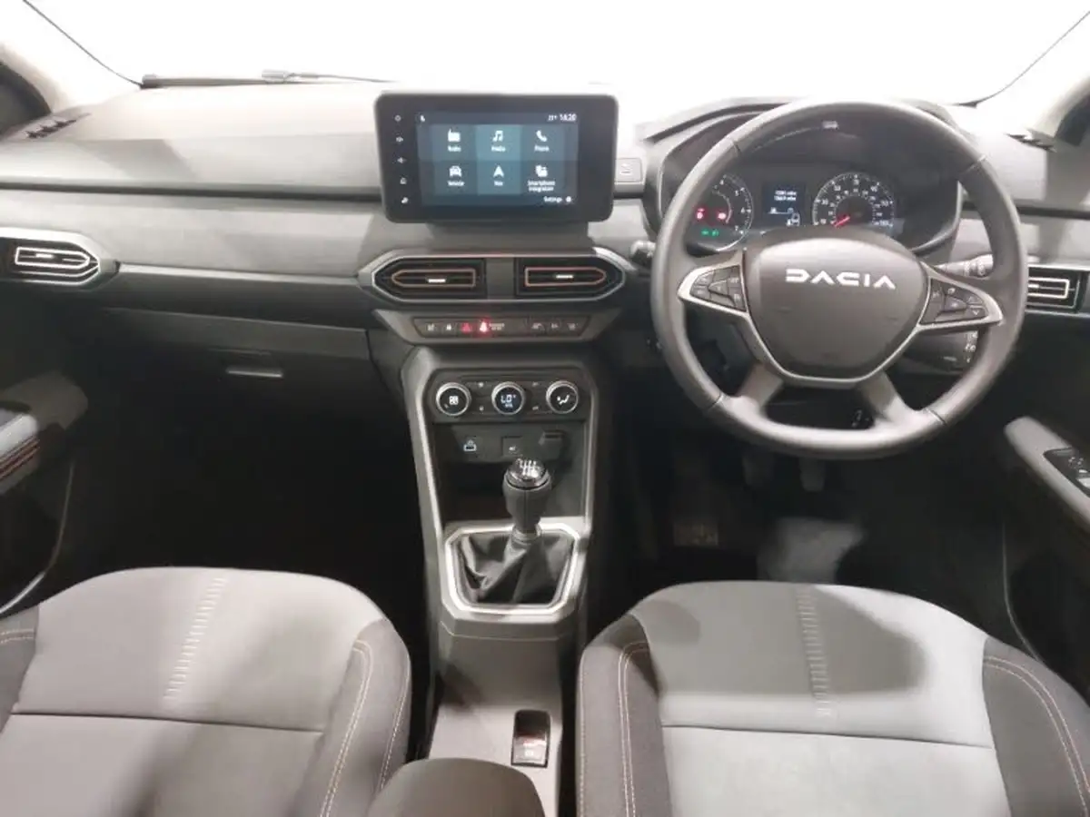 2024-dacia-sandero-stepway-10-tce-extreme-90bhp-big-2