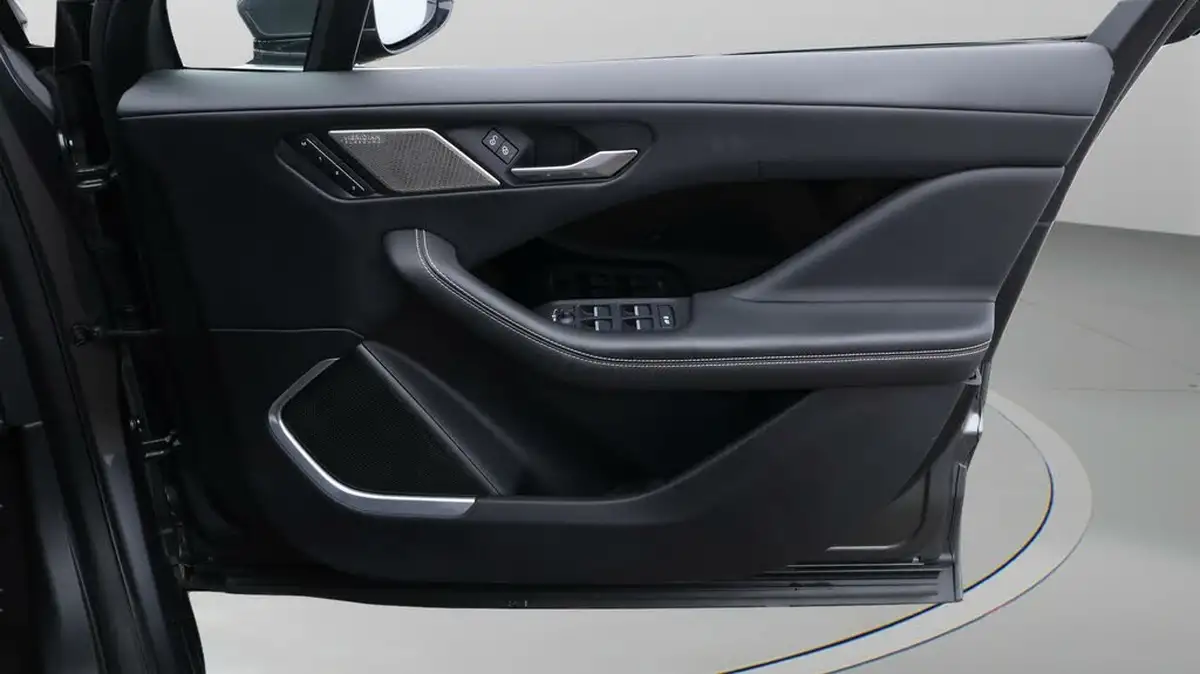 2019-jaguar-i-pace-ev400-hse-big-14