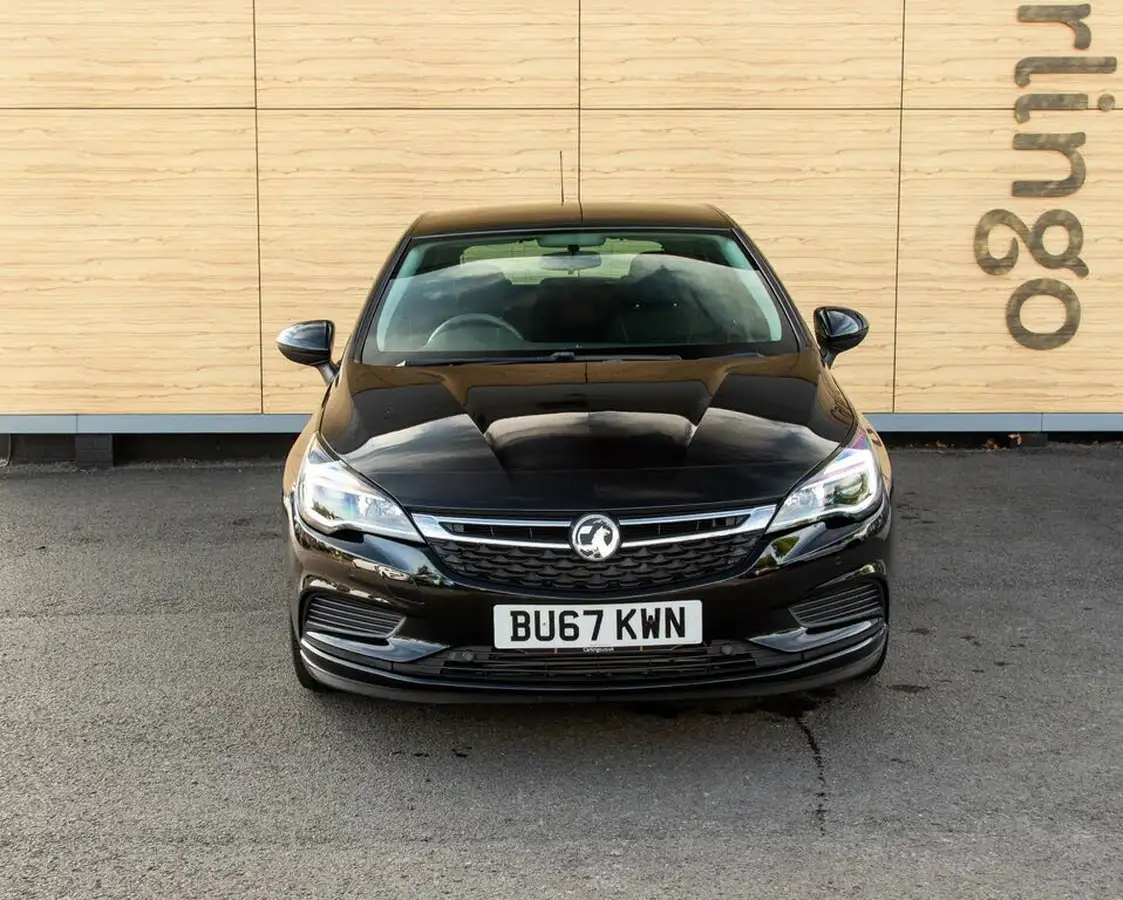 2017-vauxhall-astra-10i-turbo-design-ssecotec-hatchback-big-5