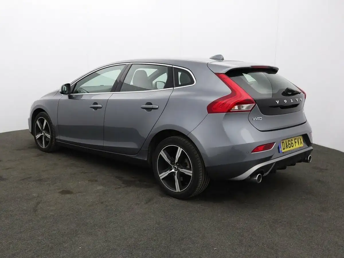 2016-volvo-v40-20td-d2-r-design-big-7