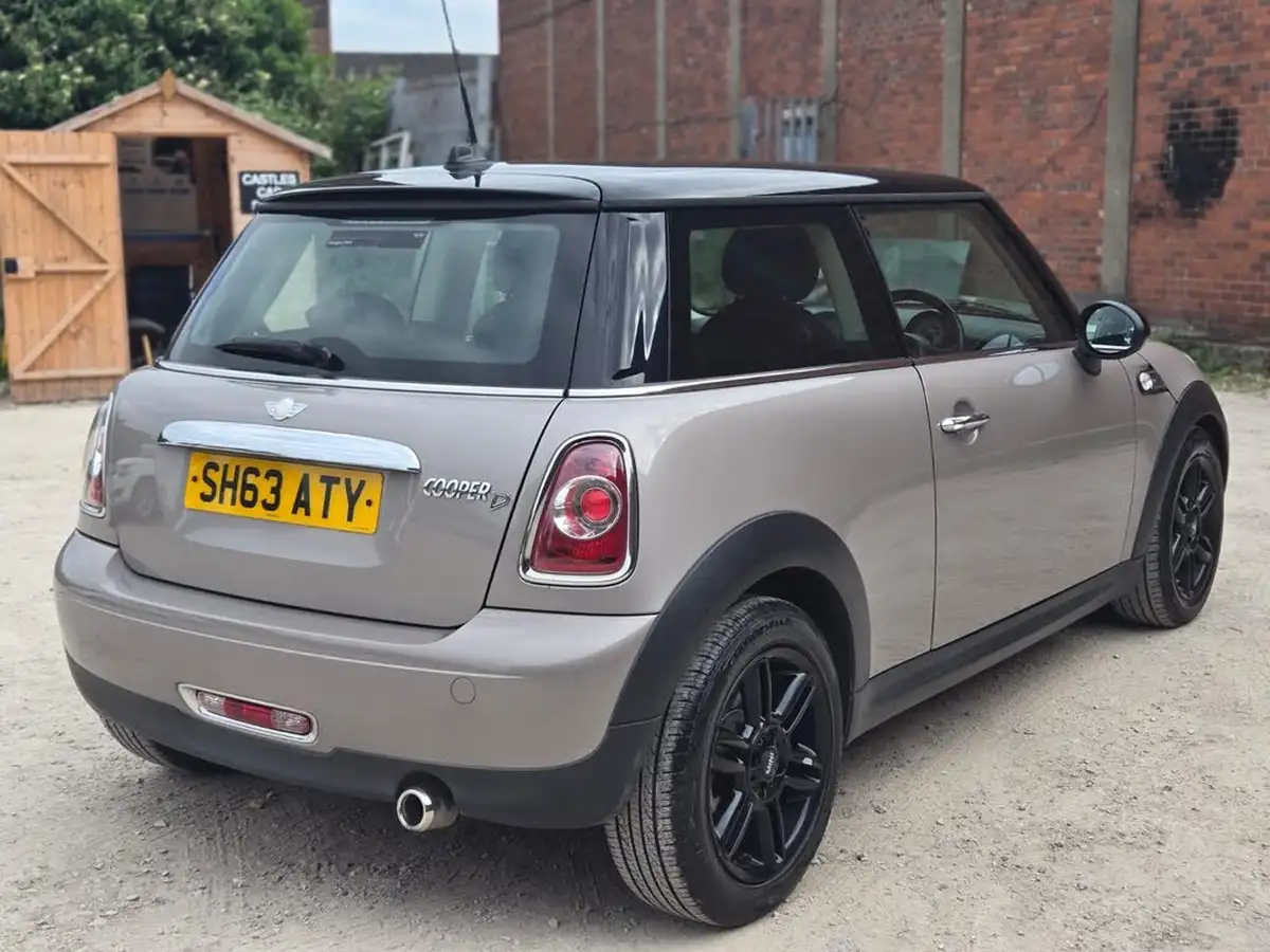 2013-mini-cooper-16td-cooper-d-baker-street-big-10