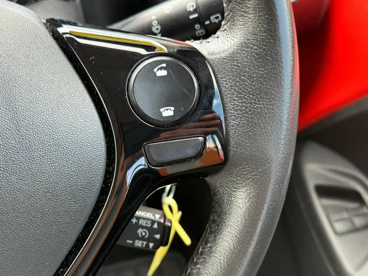 2014-toyota-aygo-10-vvt-i-x-cite-5d-big-28