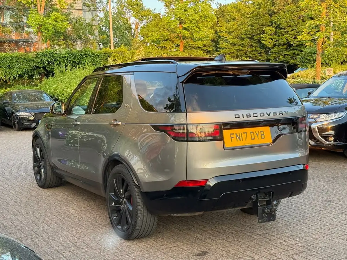2017-land-rover-discovery-30td6-first-edition-big-16