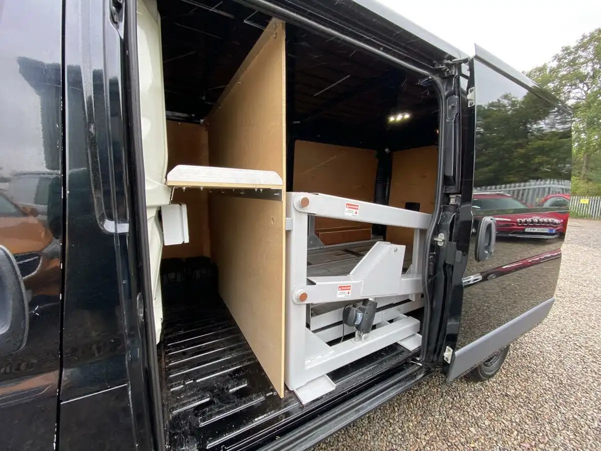 2017-citroen-relay-20bluehdi-35-l2h1-enterprise-big-8