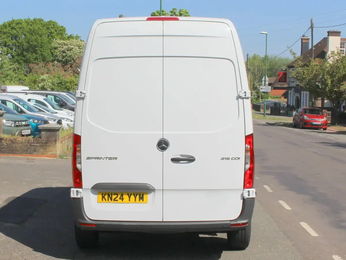 2024-mercedes-benz-sprinter-20cdi-315-l2h1-premium-big-5