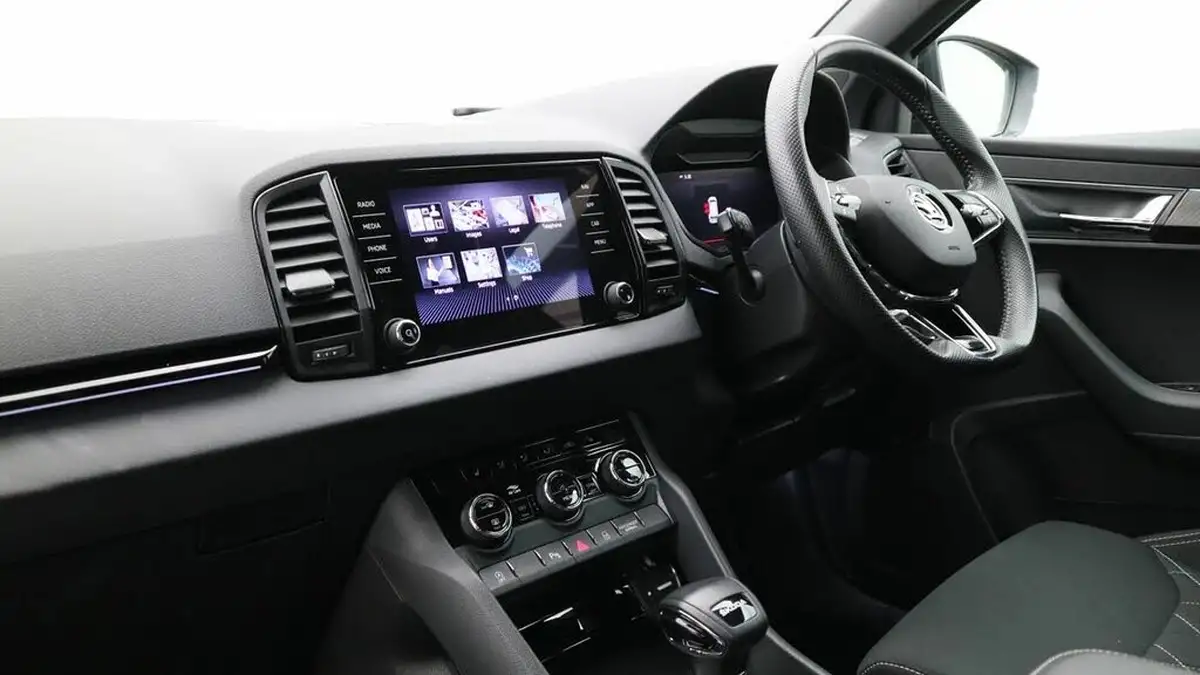 2023-skoda-karoq-15-tsi-sportline-dsg-big-1