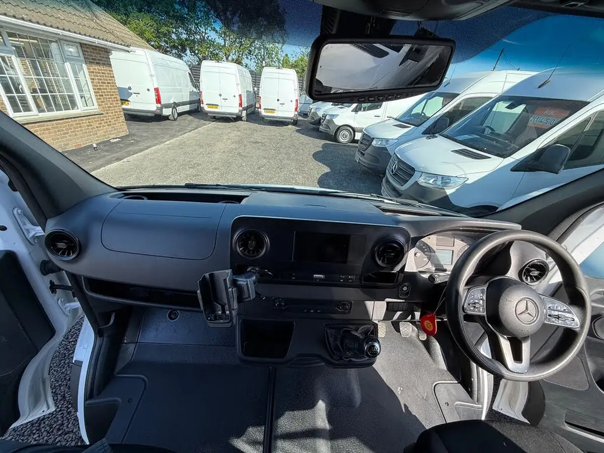2018-mercedes-benz-sprinter-21cdi-311-l2h1-panel-van-rwd-eco-gear-360-big-23