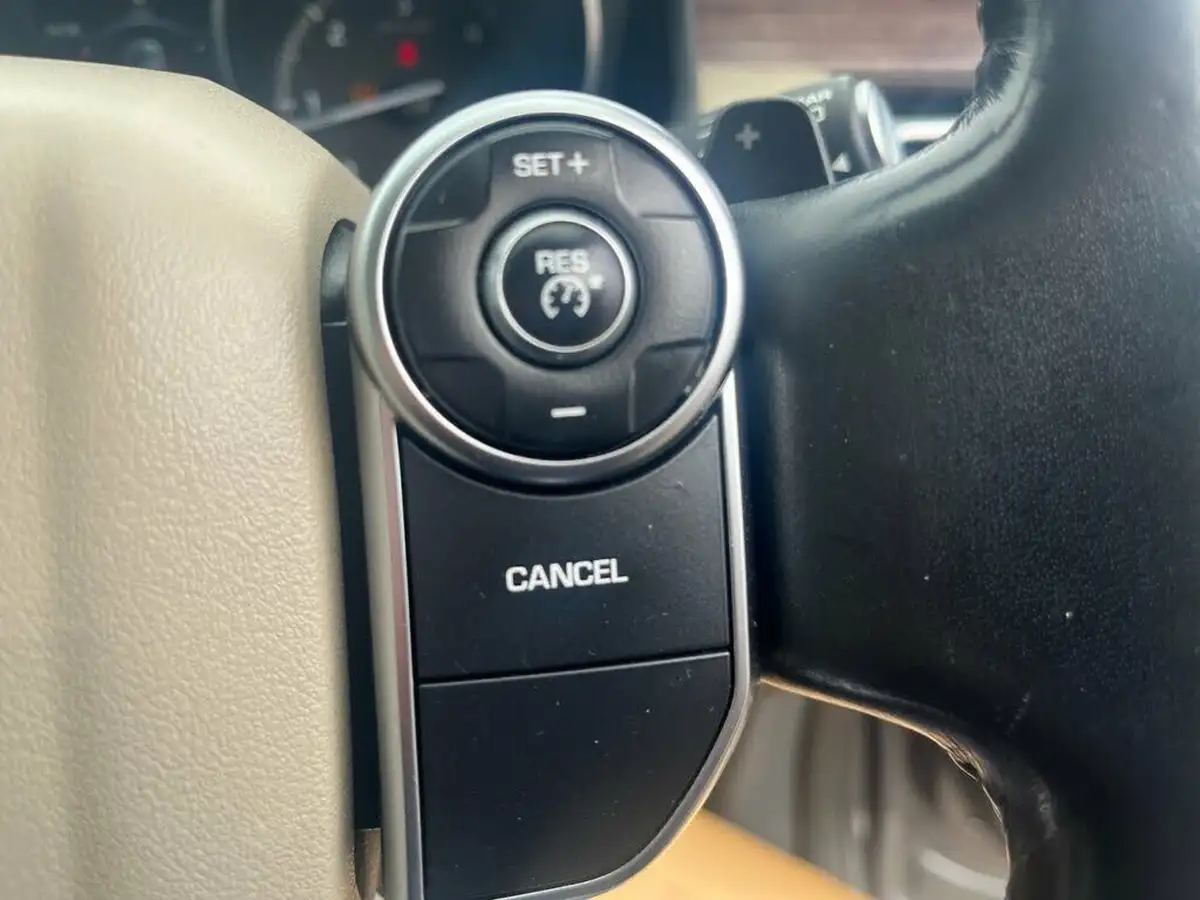 2017-land-rover-discovery-30td6-se-259ps-awd-station-wagon-5d-auto-big-37