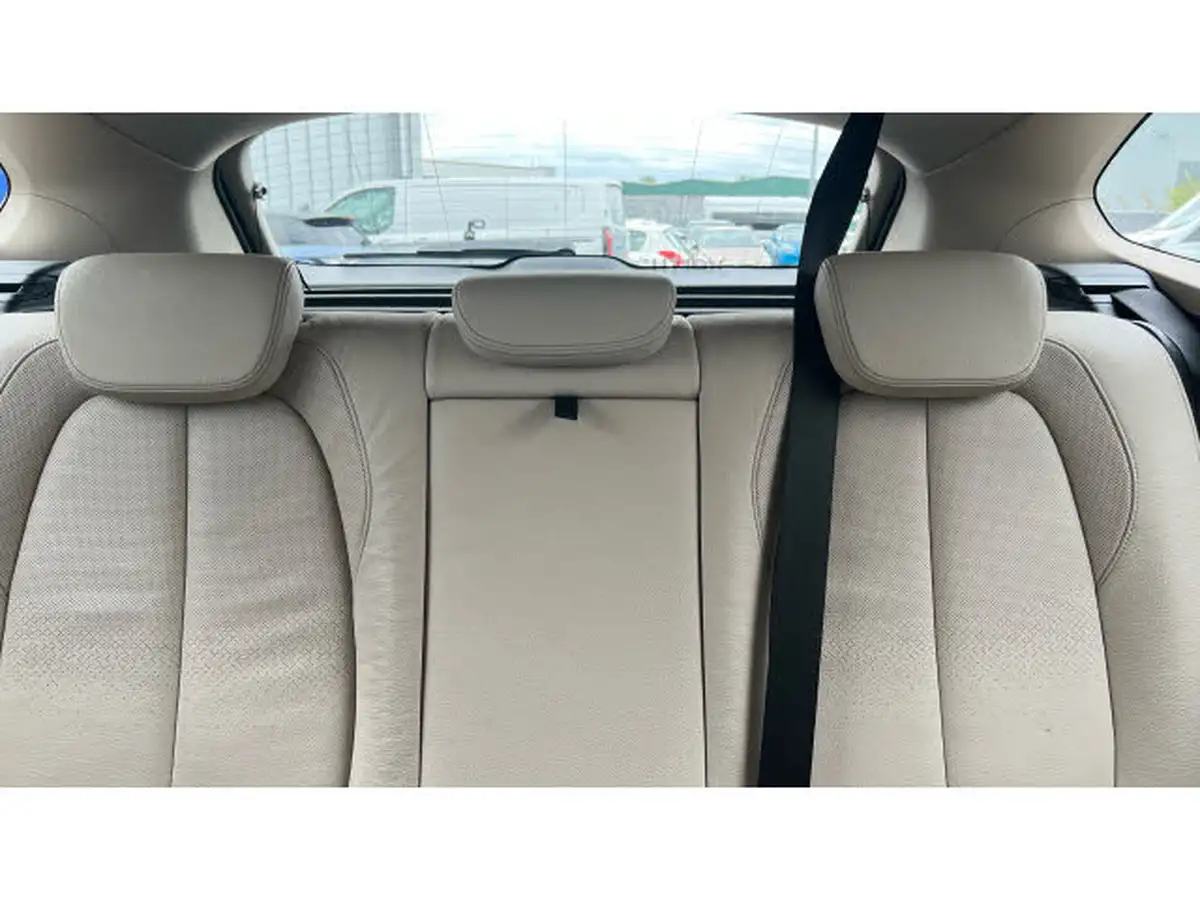 2021-bmw-x1-15-sdrive18i-xline-big-14