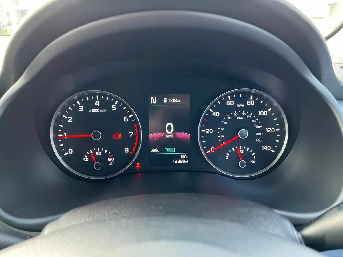 2022-kia-stonic-10-t-gdi-connect-big-22