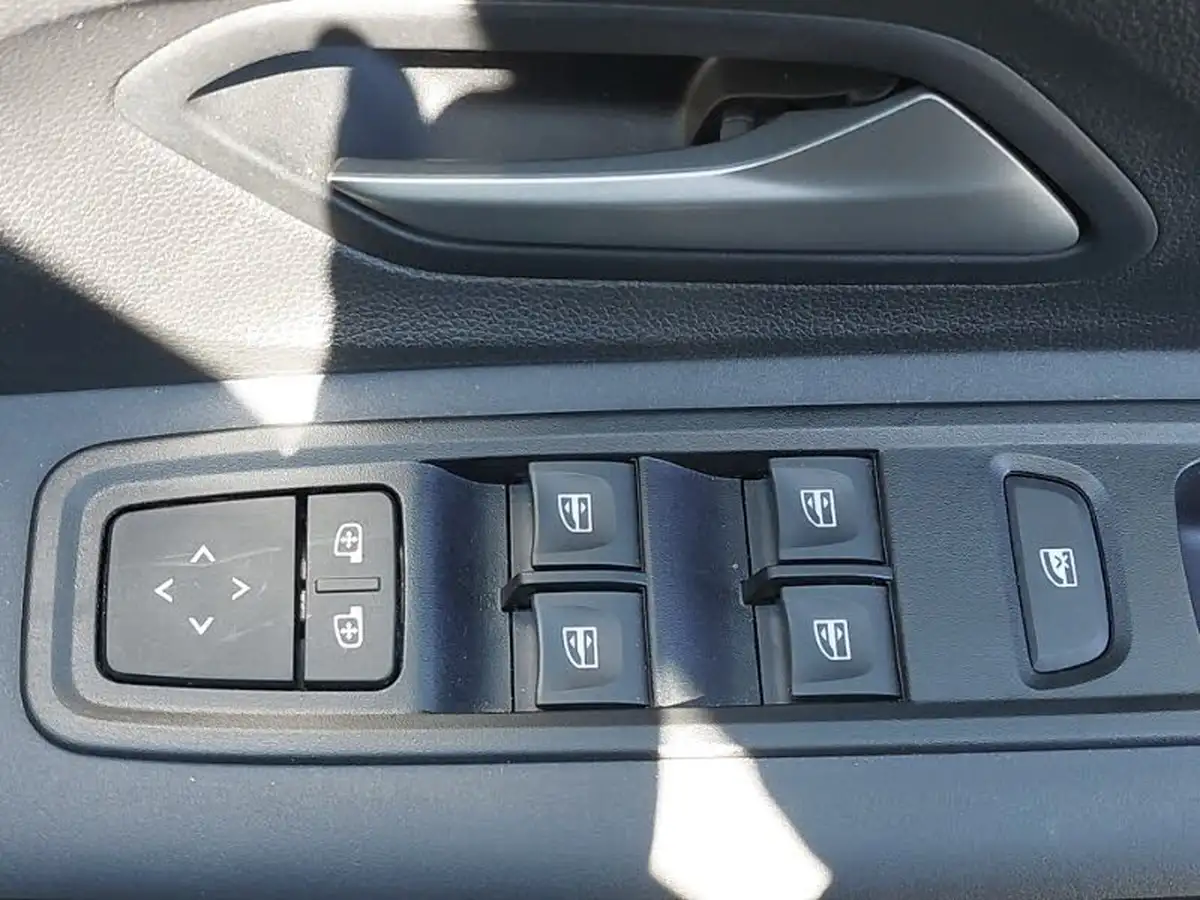 2024-dacia-sandero-stepway-10-tce-extreme-90bhp-big-11