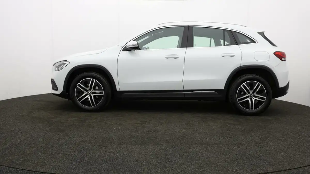 2021-mercedes-benz-gla-class-13-gla-200-sport-big-68