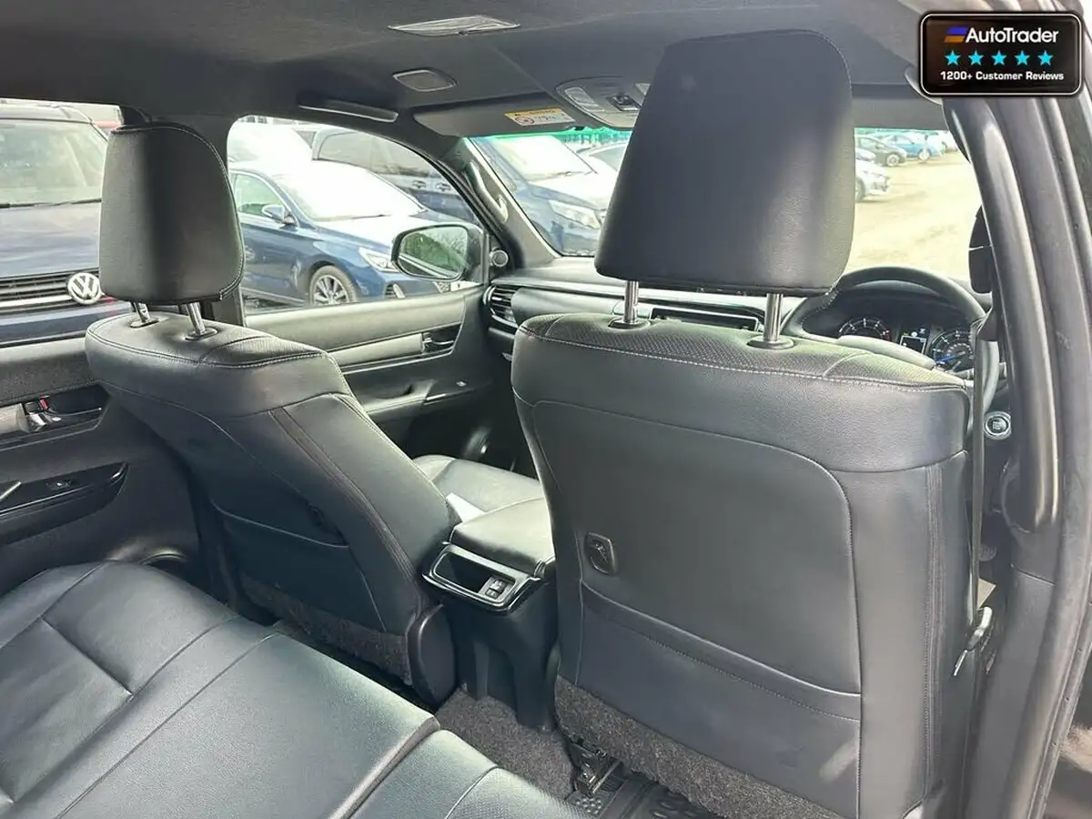 2023-toyota-hi-lux-28d-4d-invincible-x-2754cc-auto-big-12