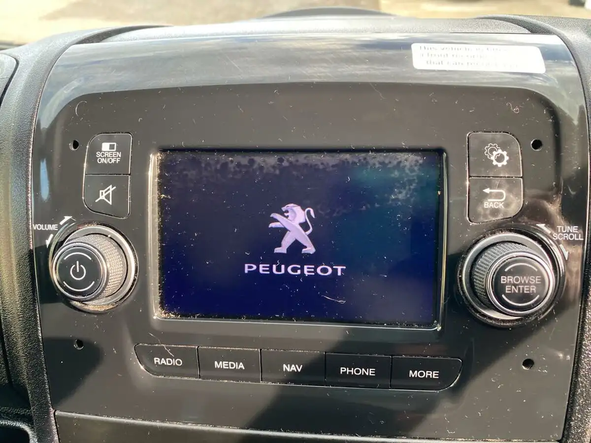 2020-peugeot-boxer-22-bluehdi-professional-435-l4-h2-big-38