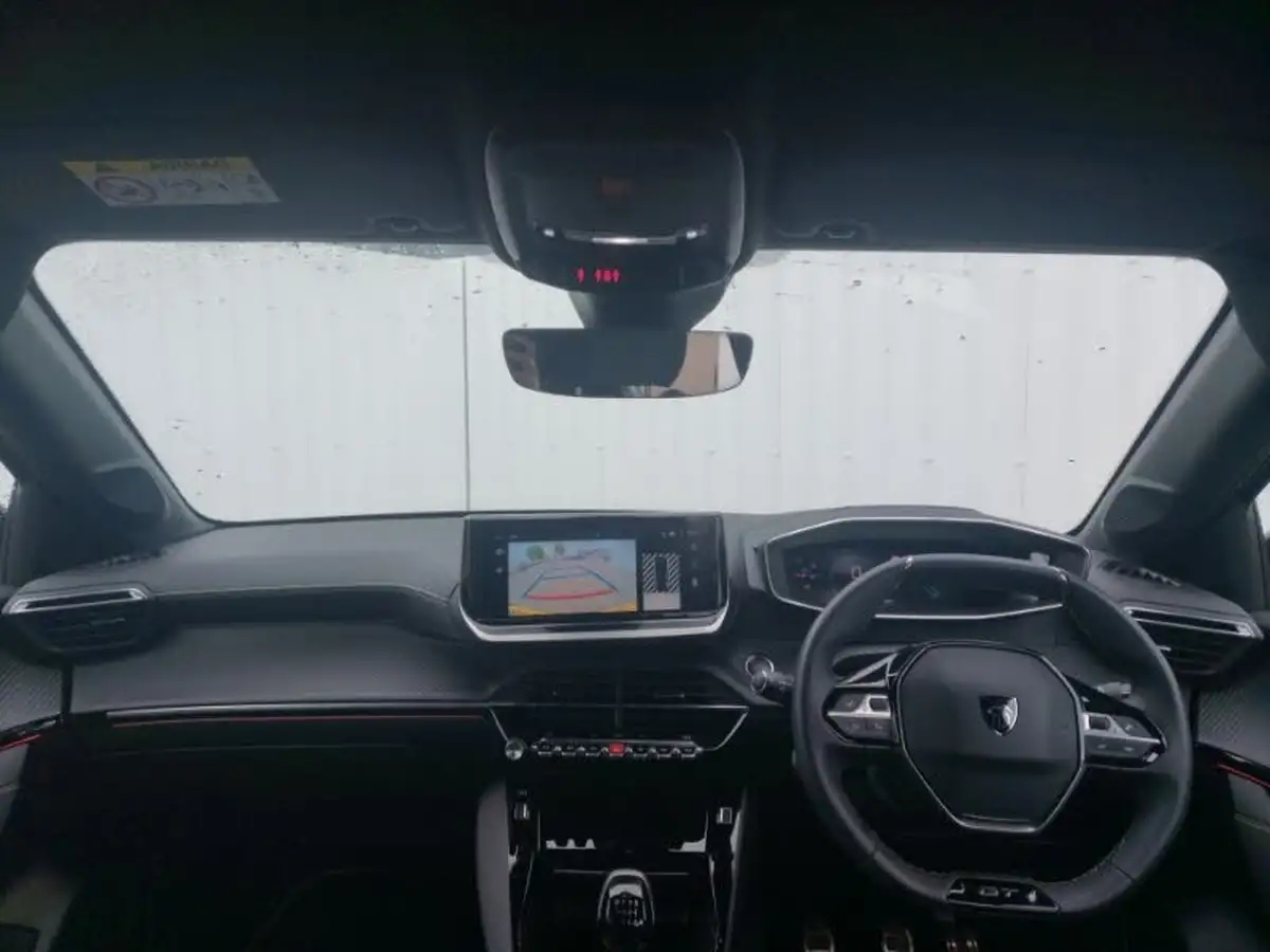 2024-peugeot-208-12-puretech-gt-100ps-big-2