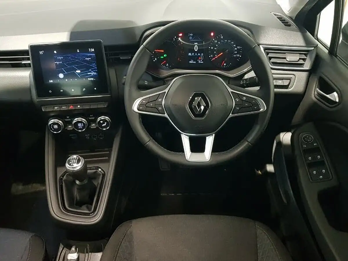 2021-renault-clio-10-tce-iconic-edition-big-6
