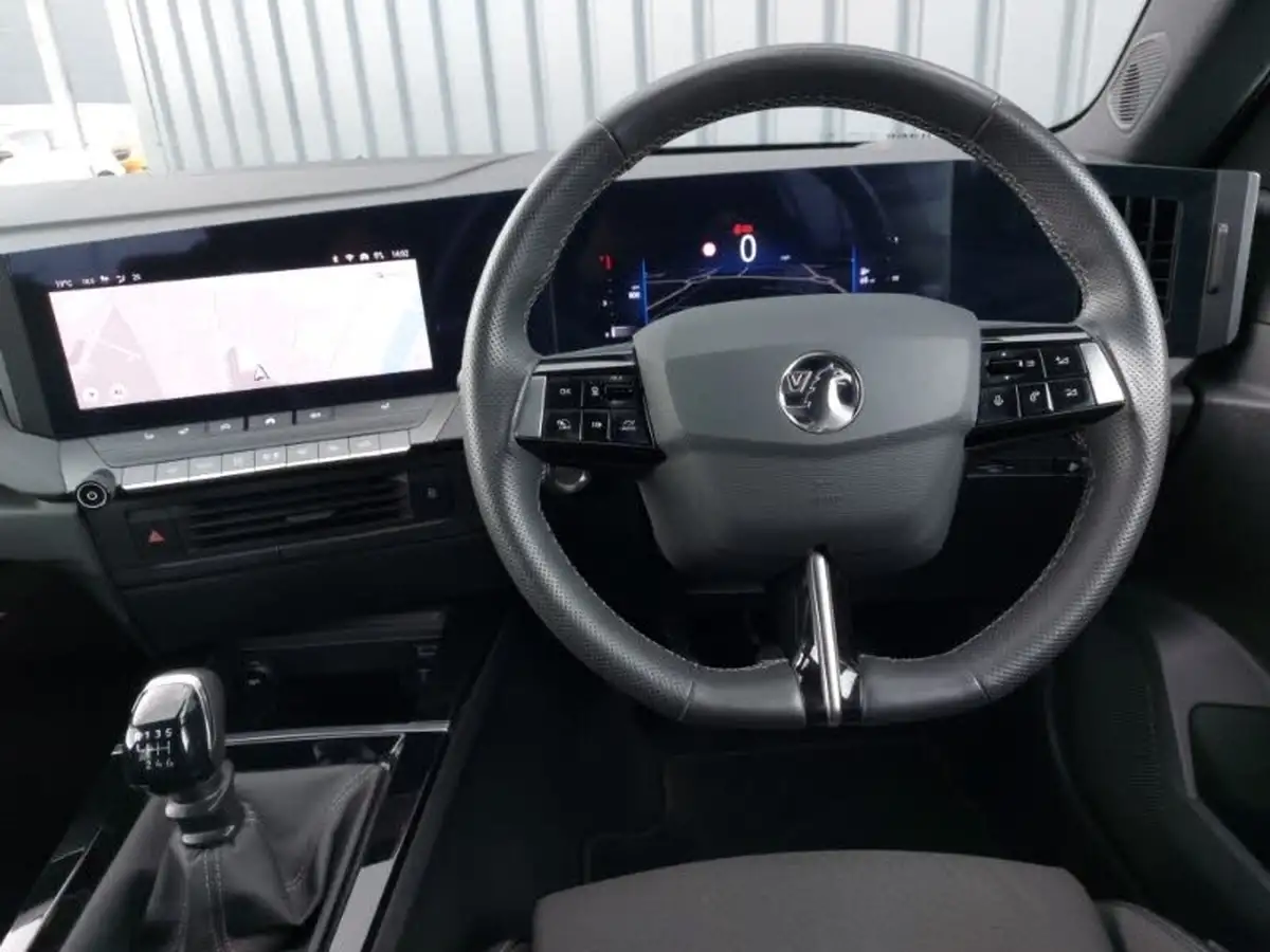 2023-vauxhall-astra-12-turbo-gs-sport-tourer-big-6