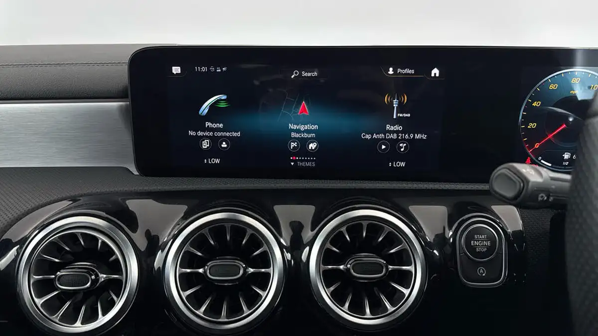 2022-mercedes-benz-cla-13-cla-180-amg-line-premium-plus-coupe-4d-big-11