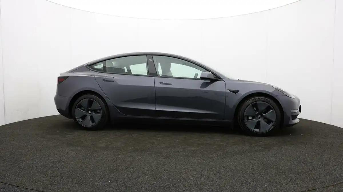 2021-tesla-model-3-e-long-range-awd-big-42