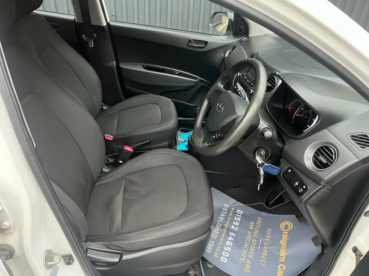 2017-hyundai-i10-10-s-big-2