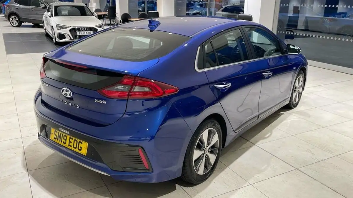 2019-hyundai-ioniq-16-gdi-premium-se-plug-in-hybrid-big-7
