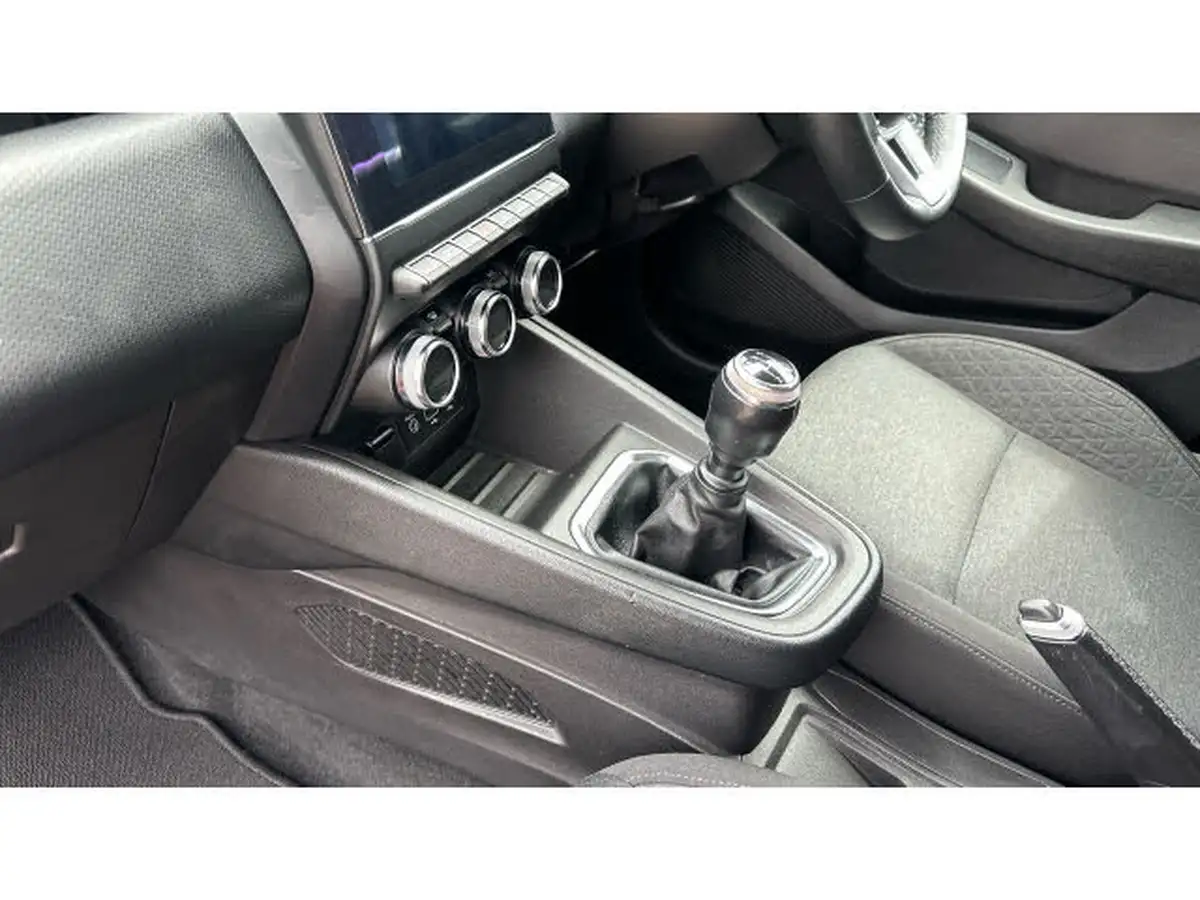 2020-renault-clio-10-sce-iconic-75bhp-big-12