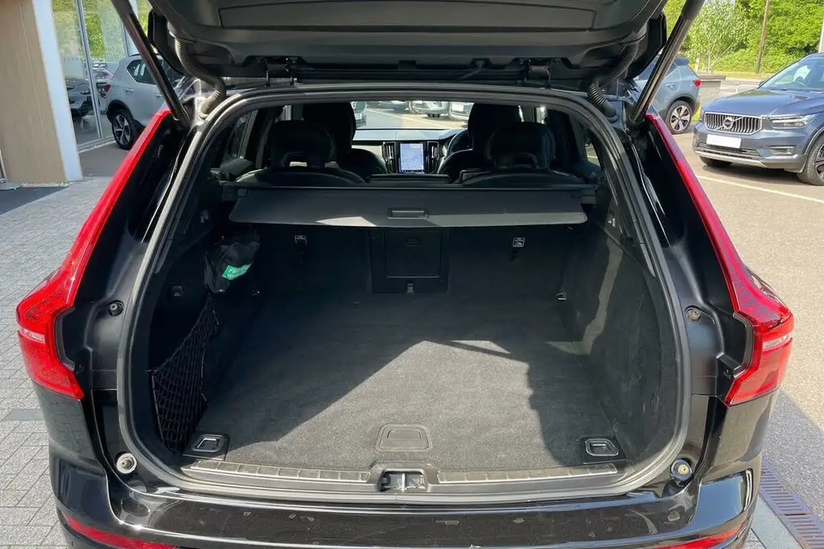 2021-volvo-xc60-20td-b4-r-design-awd-big-18