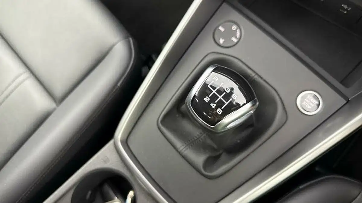 2023-audi-a3-10-30-tfsi-sportback-5d-big-24