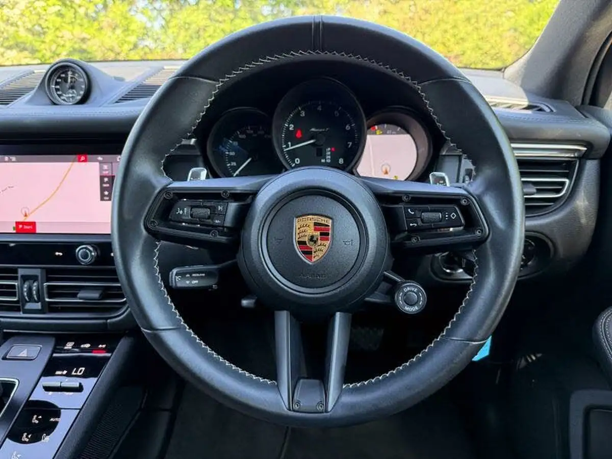 2022-porsche-macan-20-big-6