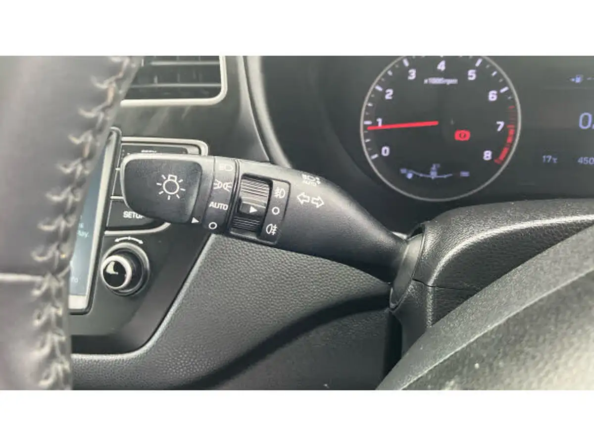2020-hyundai-i20-12-se-big-28