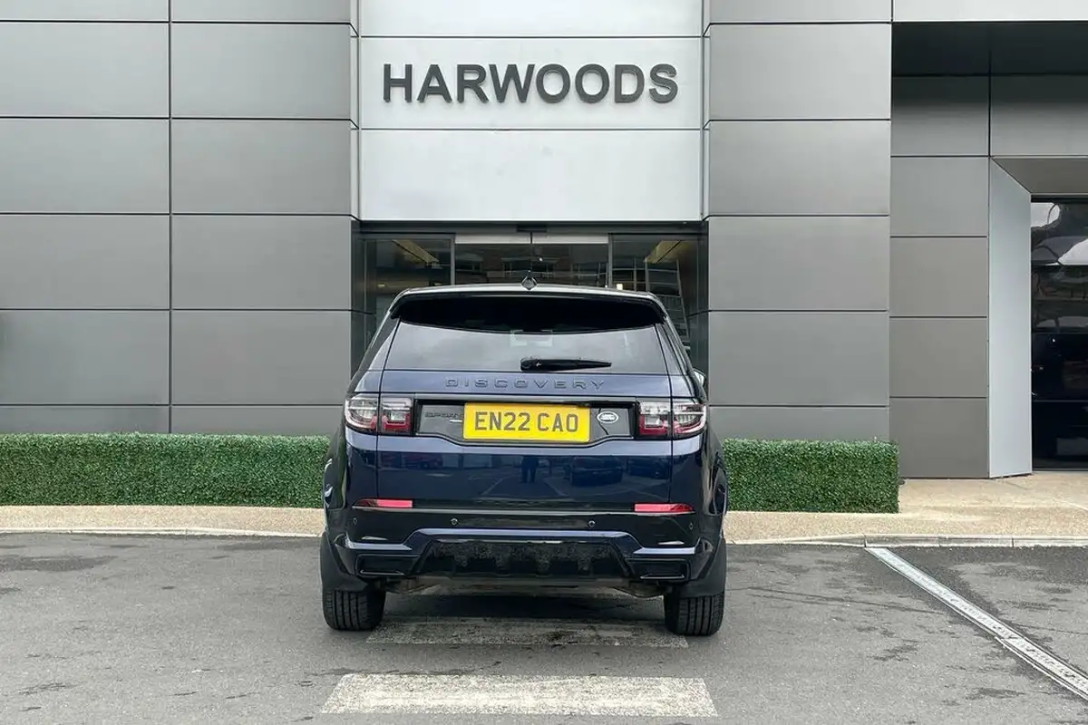 2022-land-rover-discovery-sport-15-p300e-r-dynamic-se-big-6