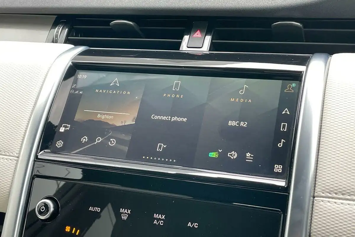 2022-land-rover-discovery-sport-15-p300e-r-dynamic-se-big-58