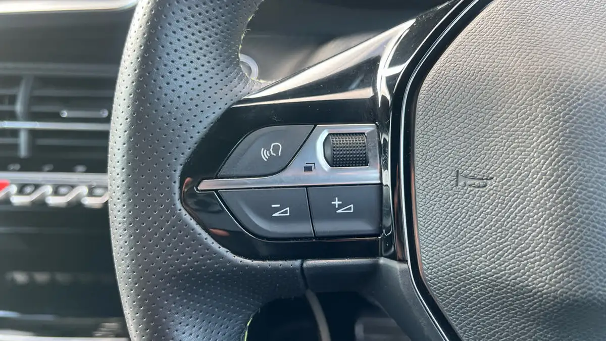 2022-peugeot-2008-suv-e-gt-big-22