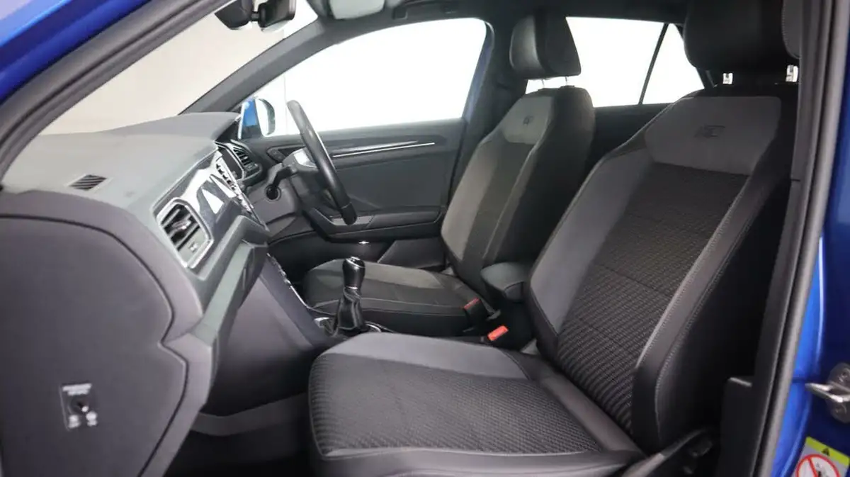 2019-volkswagen-t-roc-16tdi-r-line-big-13