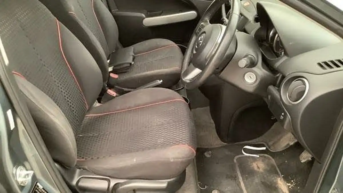 2012-mazda-mazda2-13-venture-big-8