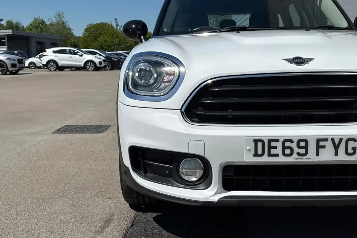 2019-mini-countryman-15-cooper-classic-big-24