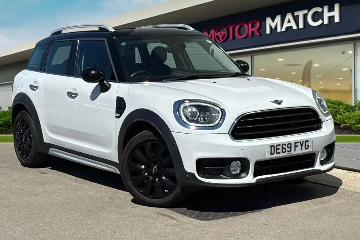 2019-mini-countryman-15-cooper-classic-big-0