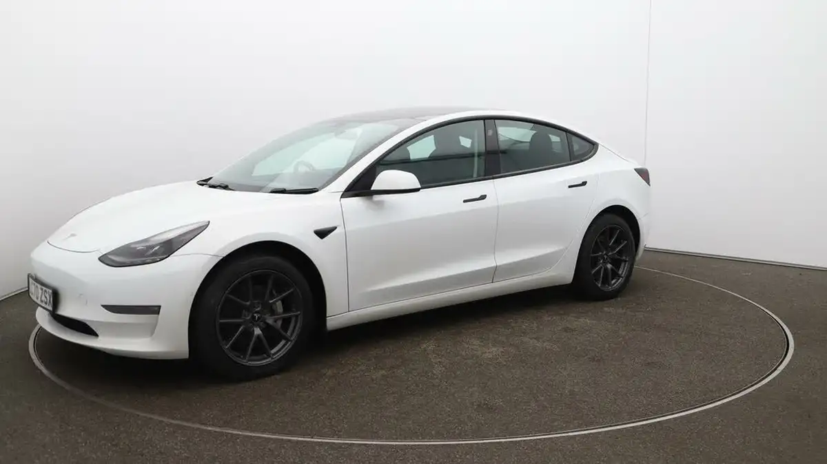 2020-tesla-model-3-e-long-range-big-67