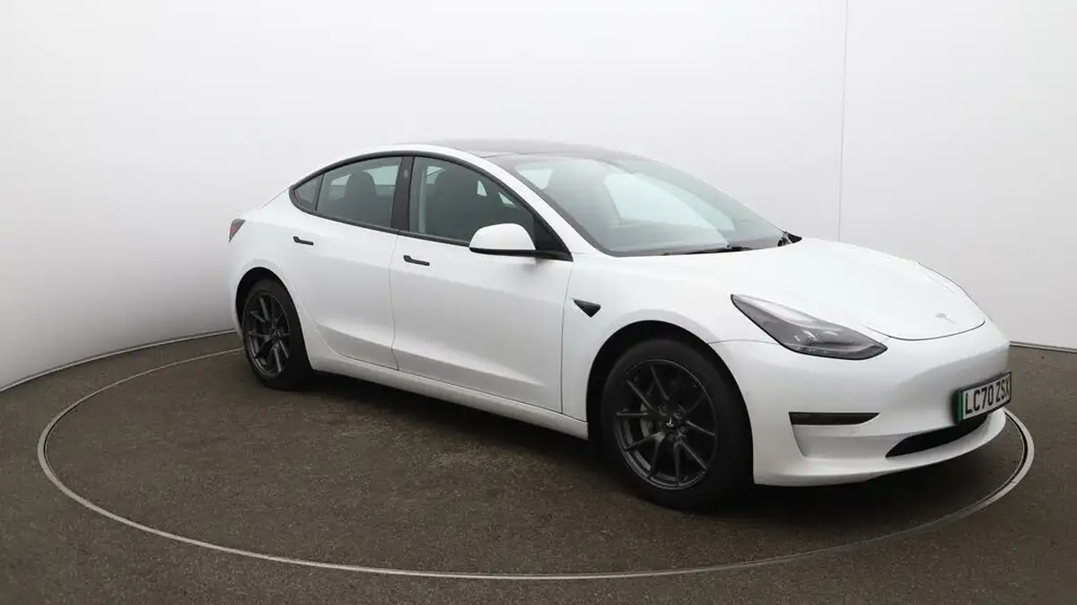 2020-tesla-model-3-e-long-range-big-43