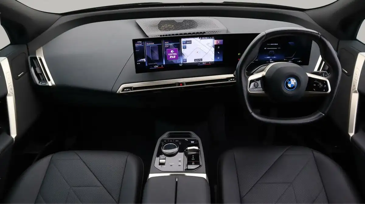 2022-bmw-ix-e-xdrive-40-m-sport-big-13