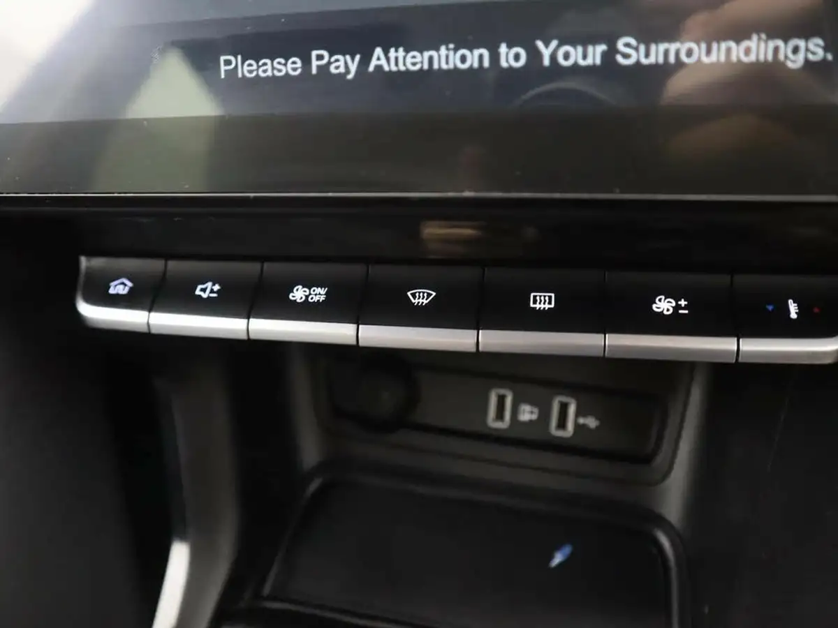 2024-mg-zs-suv-15-vti-tech-exclusive-big-28