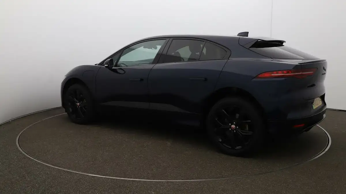 2022-jaguar-i-pace-ev400-hse-black-big-37