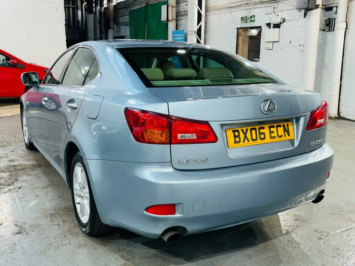 2006-lexus-is-250-25-auto-big-5