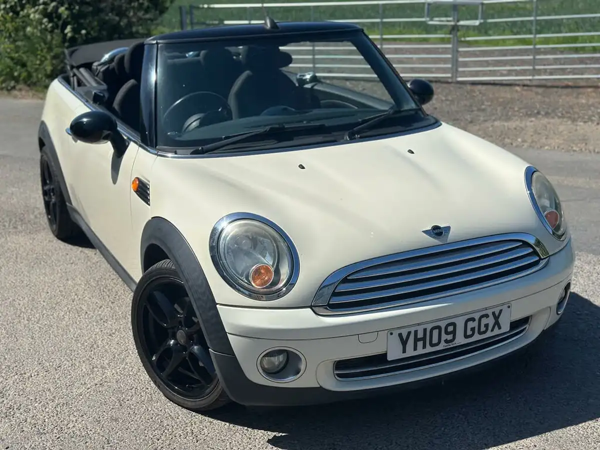 2009-mini-cooper-16-cooper-120bhp-convertible-2d-big-23