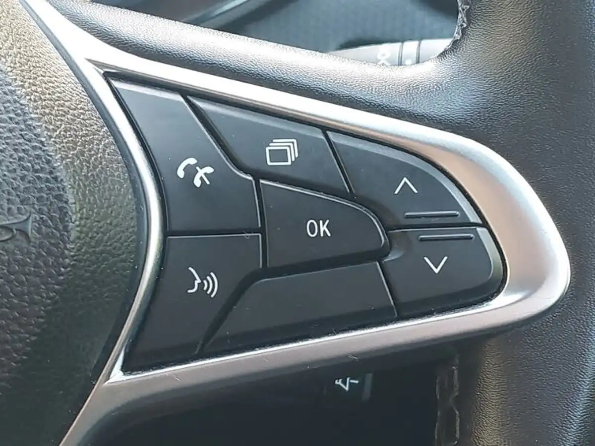 2021-renault-clio-10-tce-iconic-edition-big-18