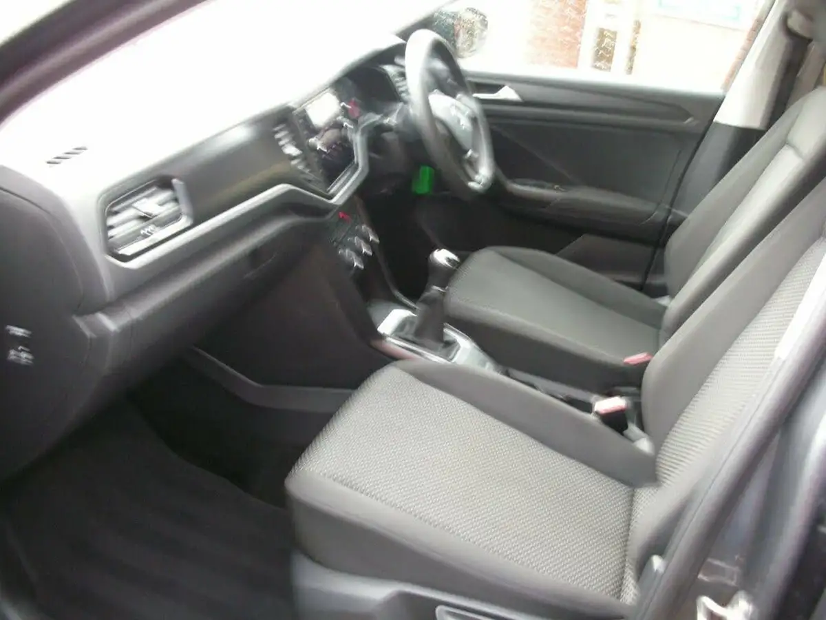 2021-volkswagen-t-roc-20tdi-s-big-13