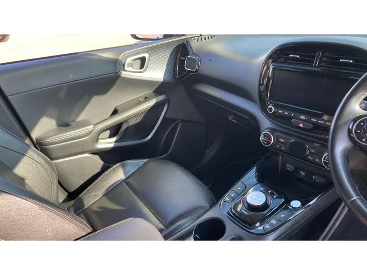 2021-kia-soul-ev-first-edition-big-13