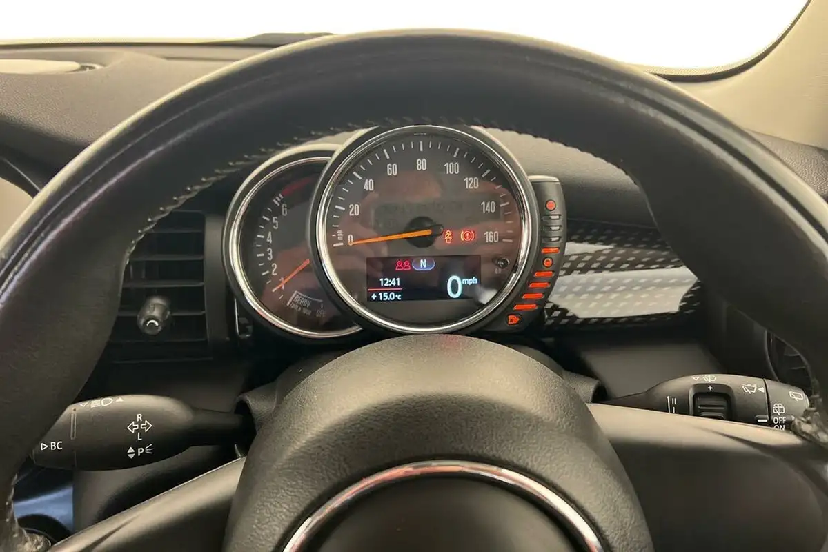 2017-mini-cooper-20-cooper-s-chili-ss-hatchback-3d-big-6