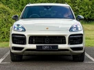 2023-porsche-cayenne-30-v6-e-hybrid-462ps-station-wagon-small-2