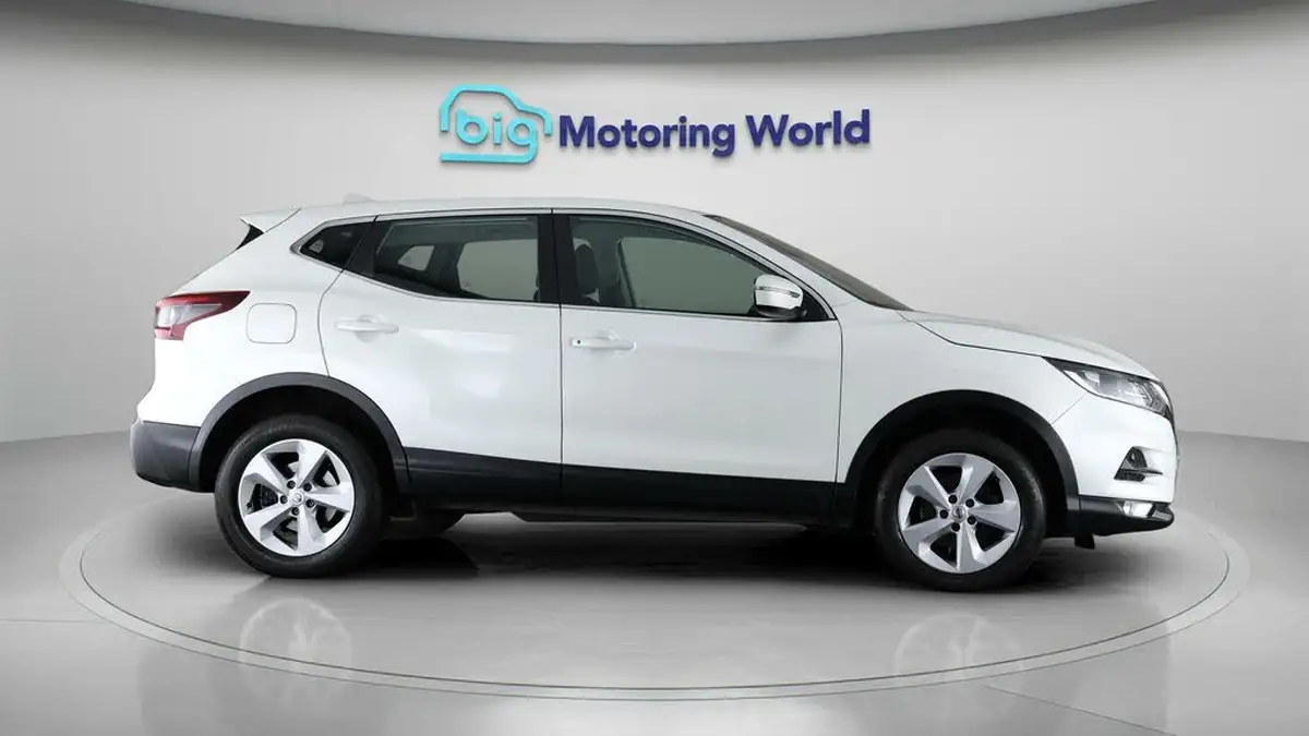 2020-nissan-qashqai-13-dig-t-acenta-premium-140ps-big-8